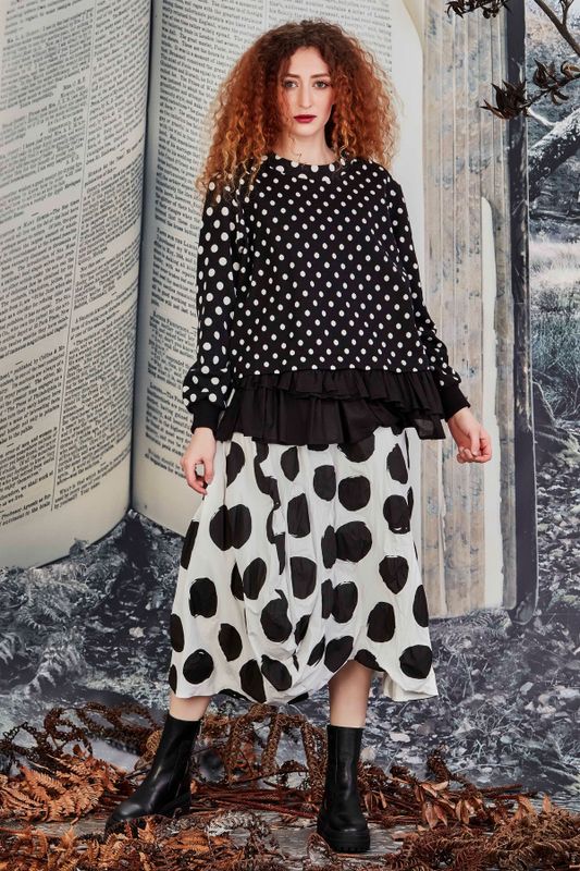 JUMPER UP JUMPER
								, 			TUCK STAR SKIRT