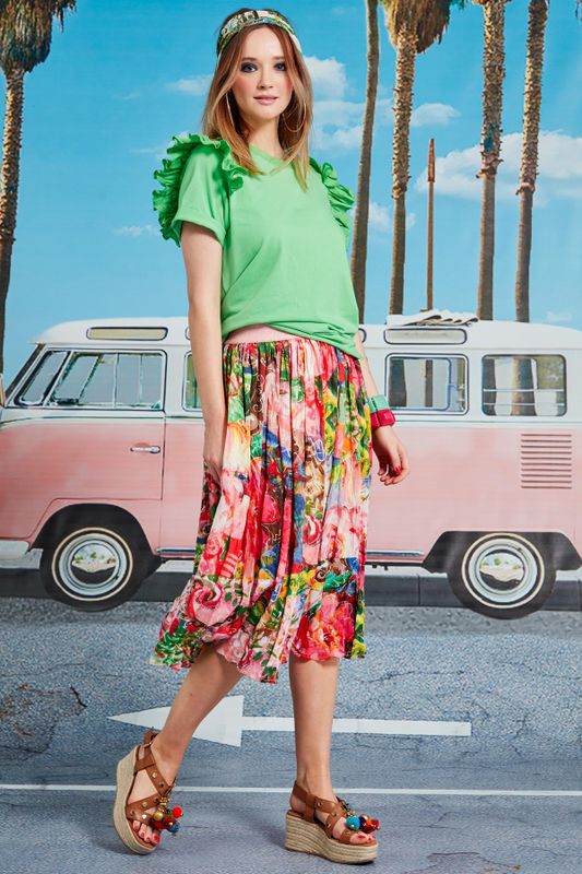 RIFFLE RUFFLE TOP
								, 			SKIRT OF ART SKIRT