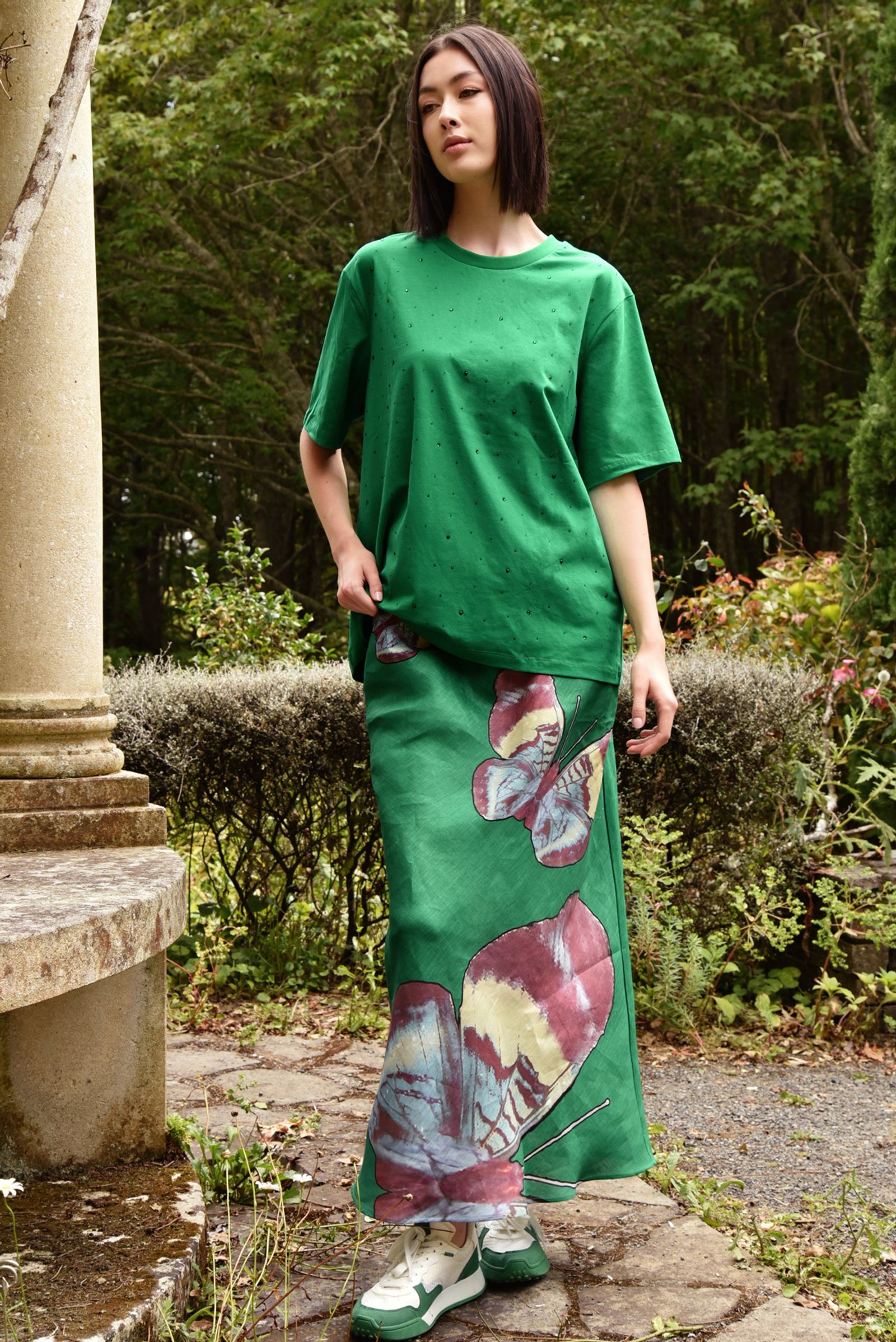 SPARKLE MAGIC TOP
								, 			BIAS ABOUT YOU SKIRT