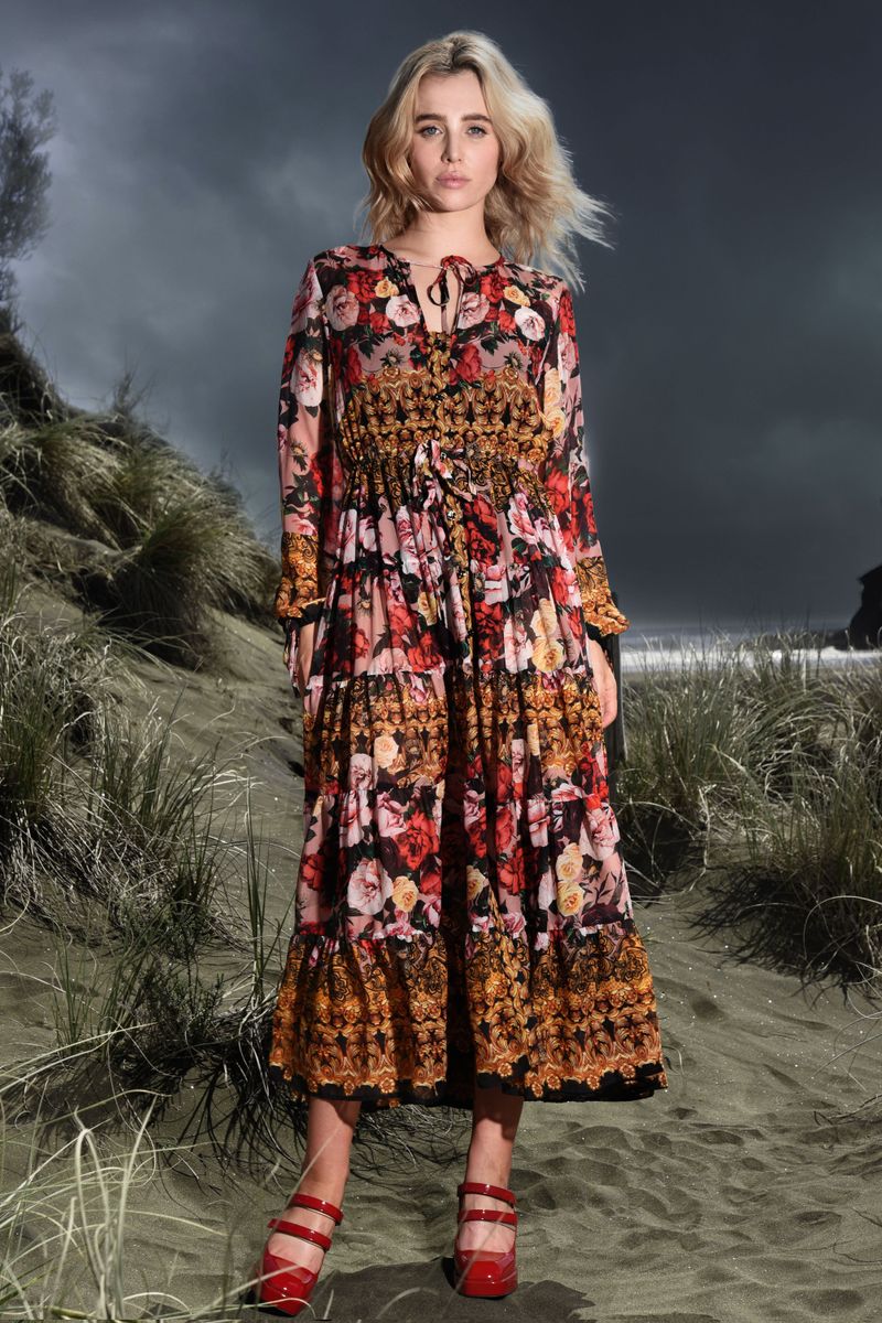 									FEEL THE MAGIC DRESS
			