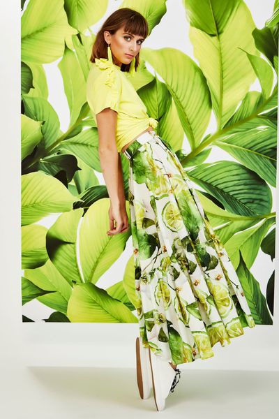 RUFFLE UP TOP
								, 			LONG HEART SKIRT