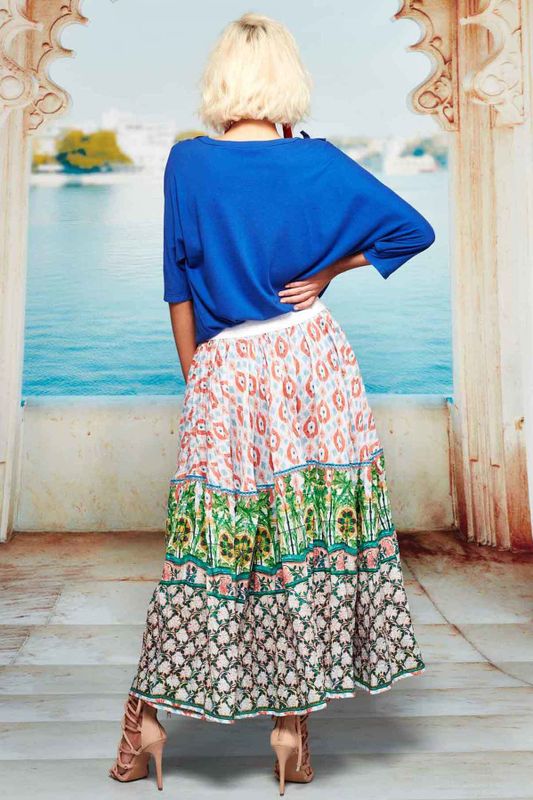 									RUFFLE ACTUALLY TOP
								, 			LONG HEART SKIRT
			