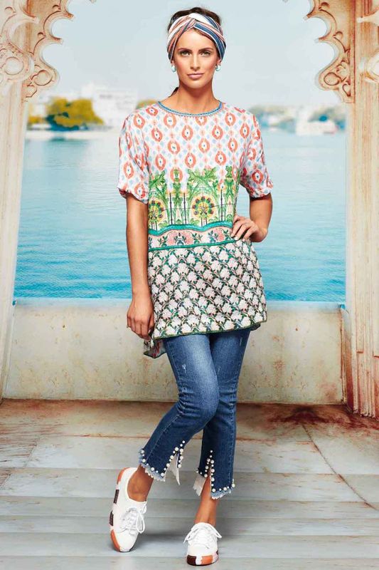 									EASY DOES IT TOP
								, 			PIN UP PEARL JEANS
								, 			THAT'S A WRAP SCARF
			