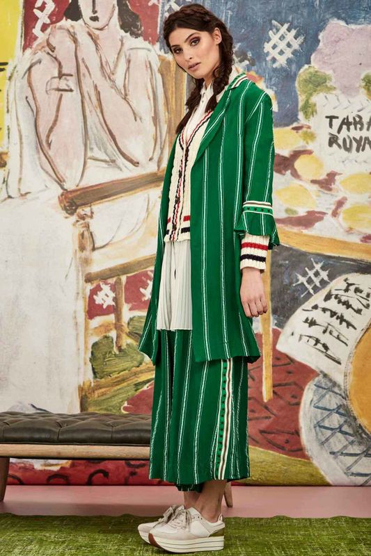 HEM IN ROME SHIRT
								, 			VARSITY BLUES CARDIGAN
								, 			STAR DUSTER COAT
								, 			RUN DIRECTION PANT