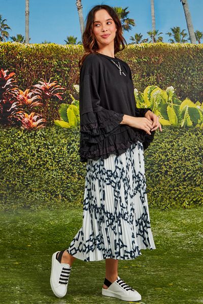 COME WHAT FRAY SWEATSHIRT
								, 			CHAIN OF THOUGHT SKIRT