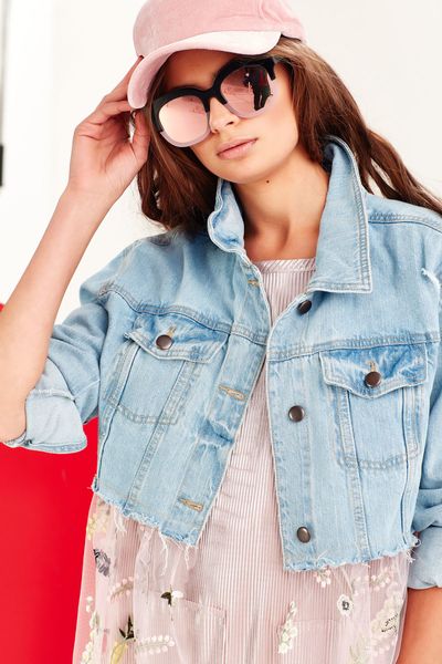 GIVE ME YOUR HAND JACKET
								, 			COLOUR DAYZ - SUNGLASSES
								, 			TATLOR SHIFT DRESS
								, 			SAY YOU'LL BE TIER TOP