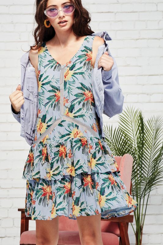 BREATH OF MESH AIR DRESS
								, 			A HOLE IN ONE JACKET