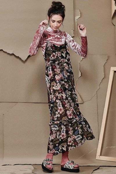 LIFE TO THE MAXI DRESS
								, 			NECK MINUTE TOP