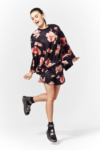 FLORAL FANTASY 'ONE HIT JUMPER' TOP
								, 			FLORAL FANTASY 'FLIRTY DANCING' SHORTS