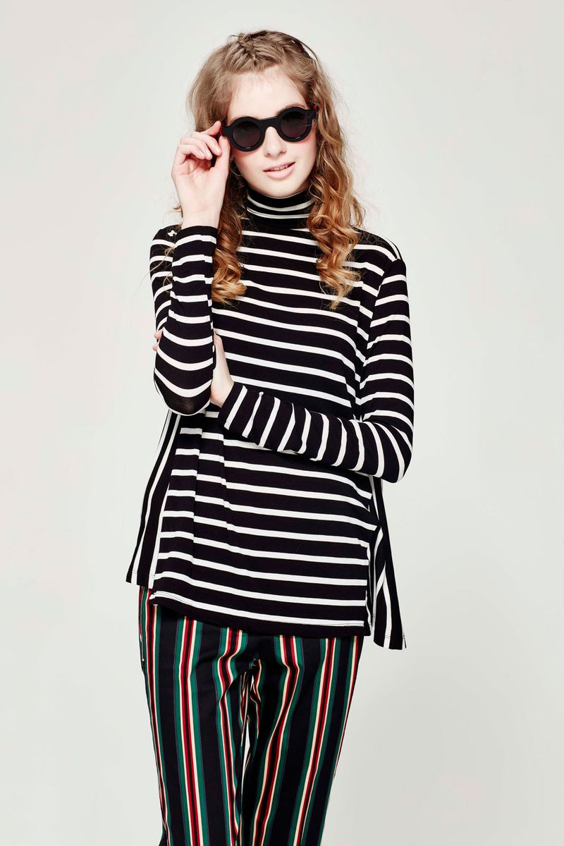 KNIT OF ARMOUR 'STRIPE ON STRIPE OFF' TOP