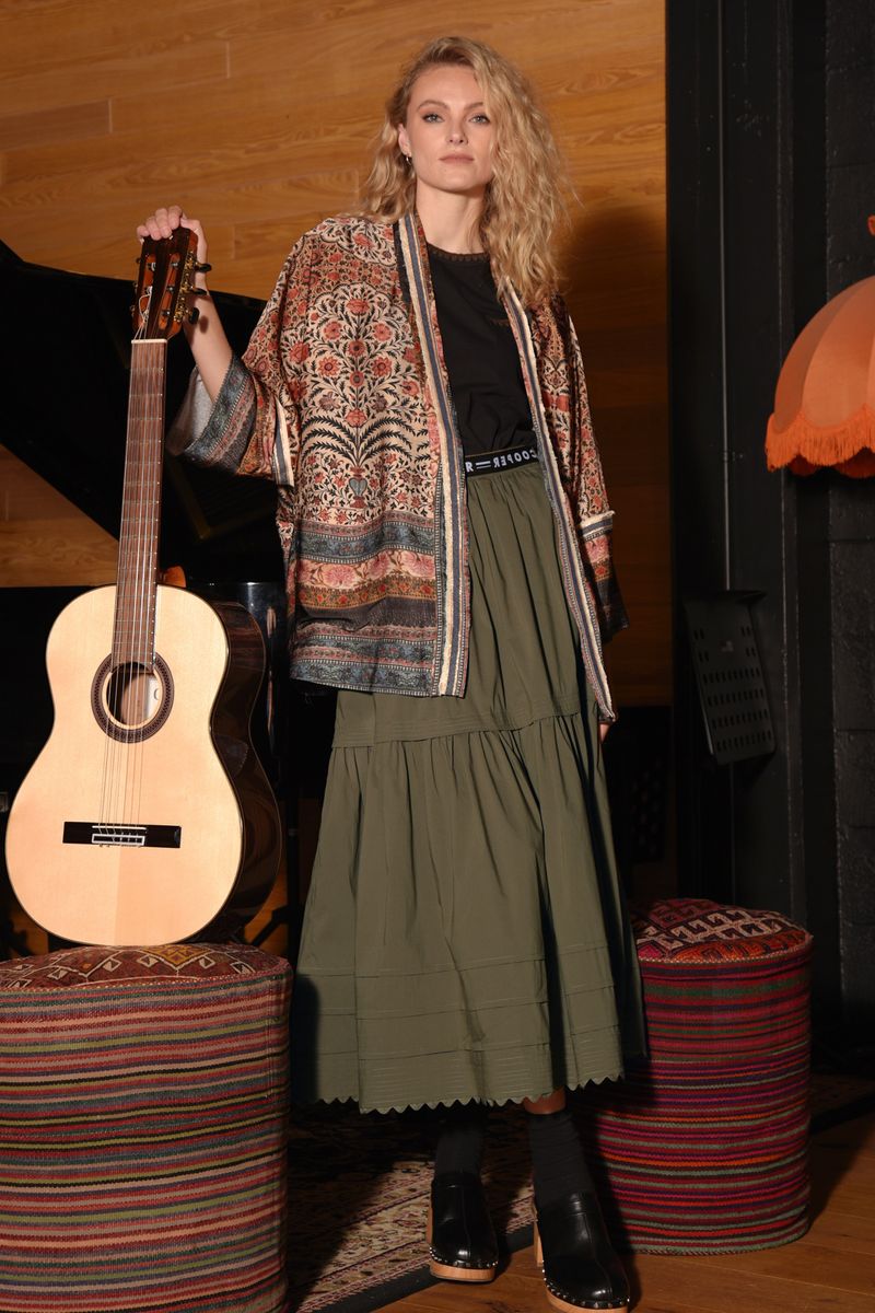 STITCH THE LINE SKIRT