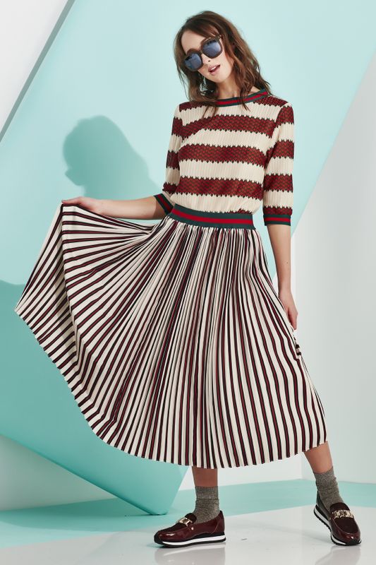 									DONNIE DARKO SUNGLASSES
								, 			TUNIC MAGIC DRESS
								, 			ALL YOU CAN PLEAT SKIRT
			