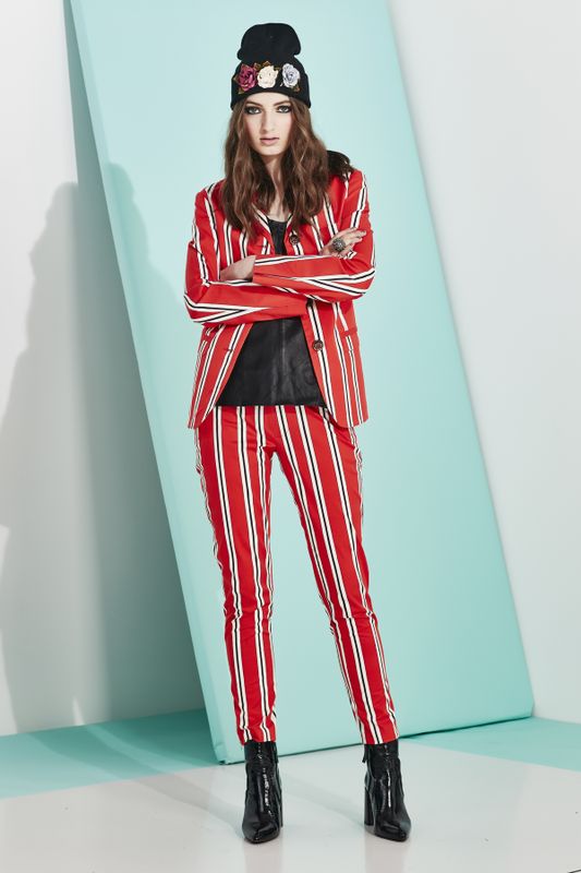 									BLAZER LOVE JACKET
								, 			SHAKE RAW ASS TOP
								, 			LOVE AND ZIP HOP PANT
			