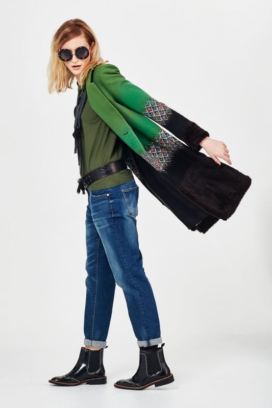 GOLD BACK 'STRIPPED' TOP
								, 			ROUGH DIAMOND 'DANISH TA-PASTRY' COAT
								, 			TEENAGE JEAN 'FOREVER IN BLUE JEANS' PANT