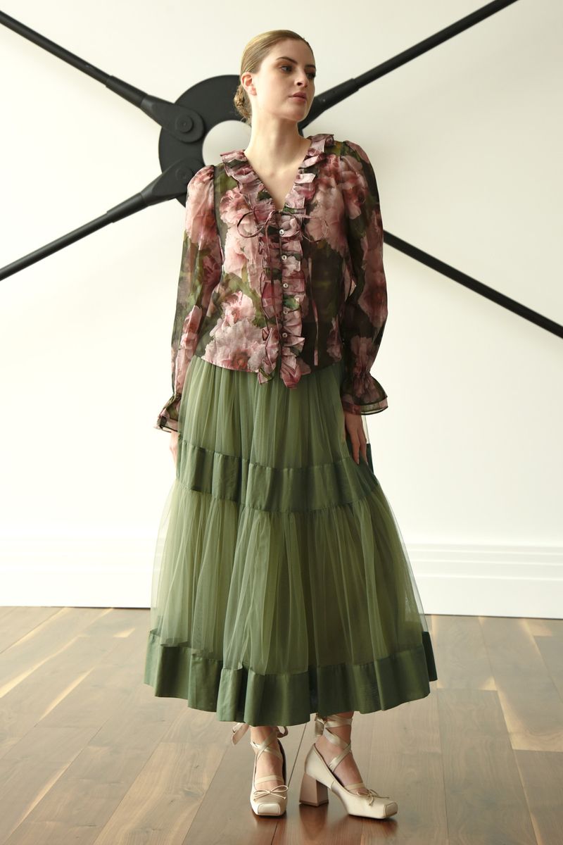 RUFFLE MY LOVE BLOUSE
								, 			TIER DIARY SKIRT