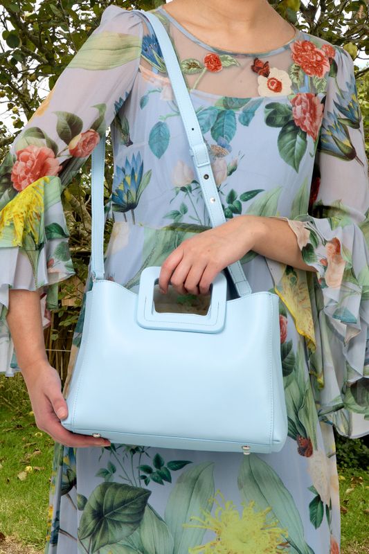 									CAN'T HANDLE ME TOTE
			