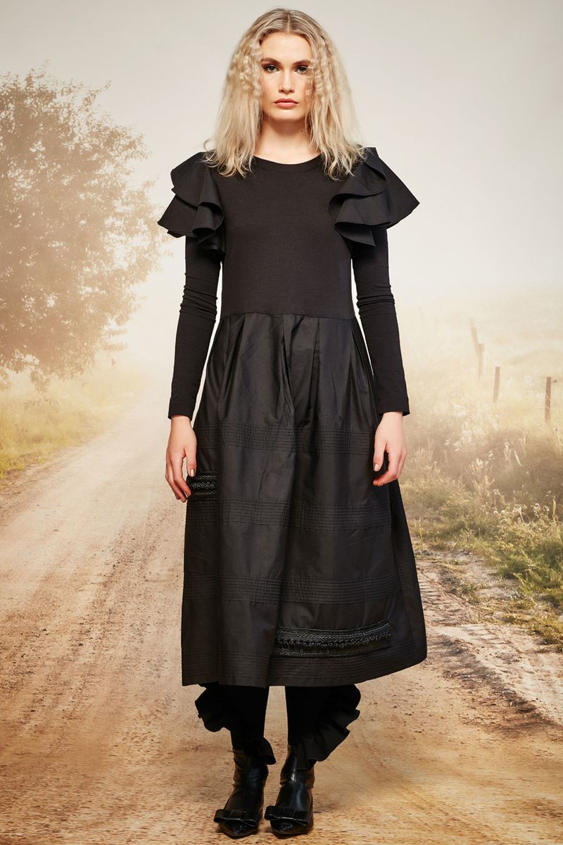 VICTORIA'S SECRETS DRESS
								, 			LET'S GET FRILLY PANT