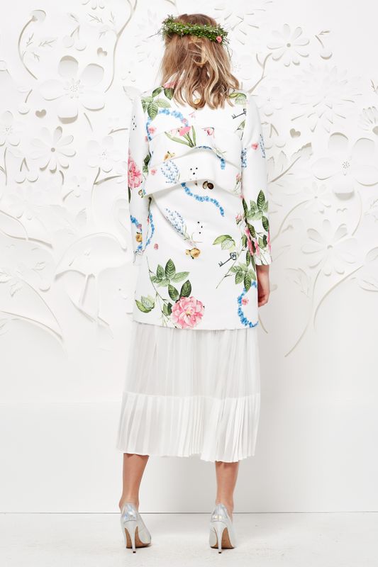 FRILL-LIFE COAT
								, 			TWO TONE COMPLEX SKIRT