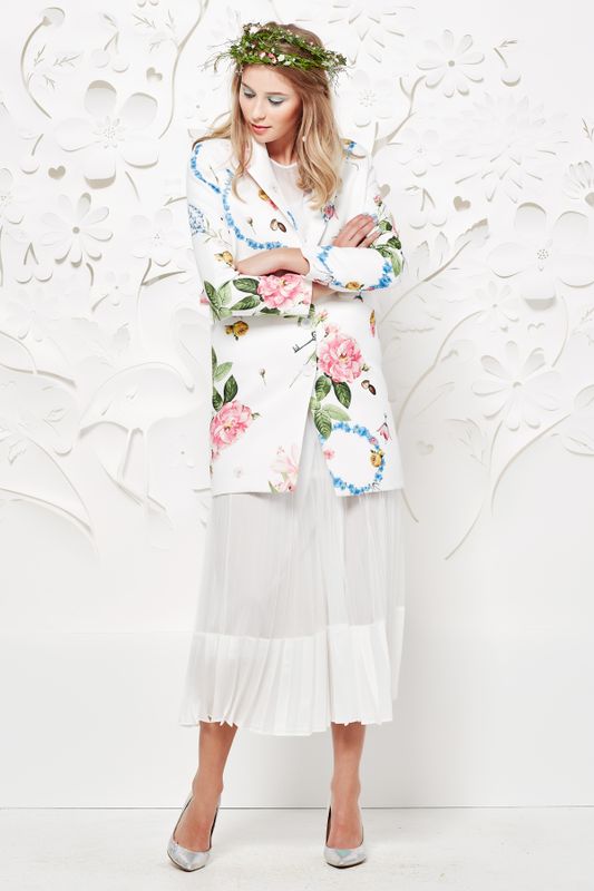 FRILL-LIFE COAT
								, 			TWO TONE COMPLEX SKIRT